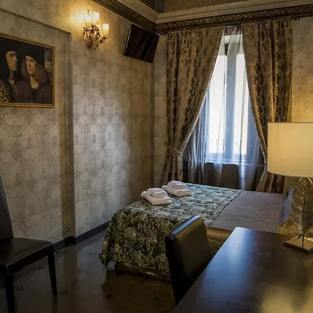 Hotel Antica Dimora Delle Cinque Lune 3*