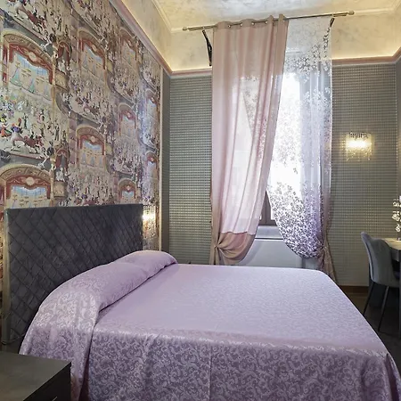 Antica Dimora Delle Cinque Lune Hotel 3*