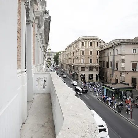 안티카 디모라 델레 친퀘 루네 호텔