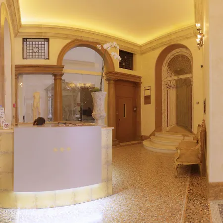 Hotel Antica Dimora Delle Cinque Lune 3*