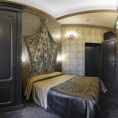 호텔 안티카 디모라 델레 친퀘 루네 로마