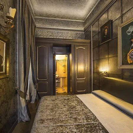 안티카 디모라 델레 친퀘 루네 로마