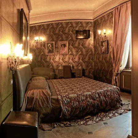 Antica Dimora Delle Cinque Lune Hotel