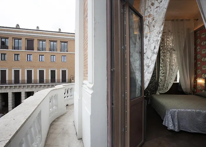 안티카 디모라 델레 친퀘 루네 호텔 로마