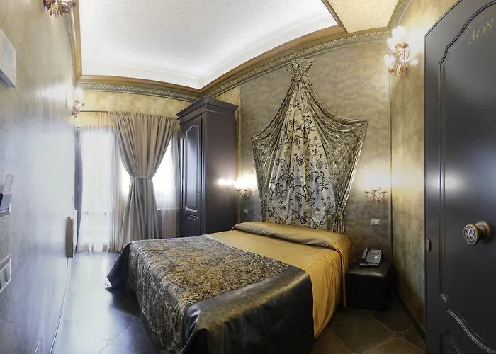 안티카 디모라 델레 친퀘 루네 호텔 로마